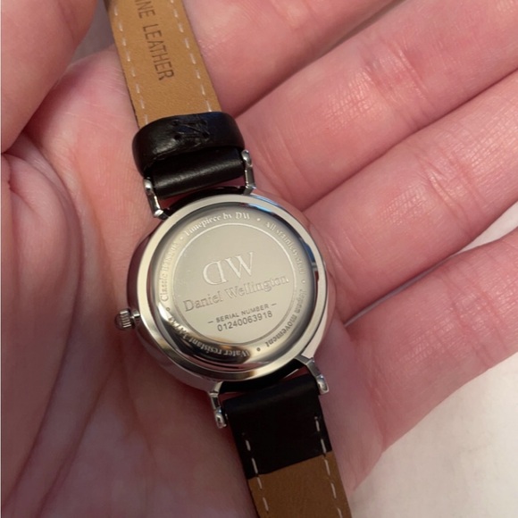 Daniel Wellington Black Leather Watch - Picture 5 of 13